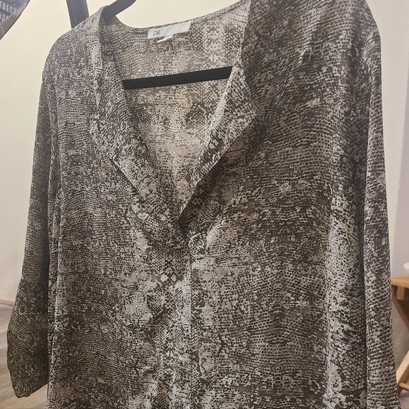 DR2 Snake Pattern Blouse - Picture 2 of 3